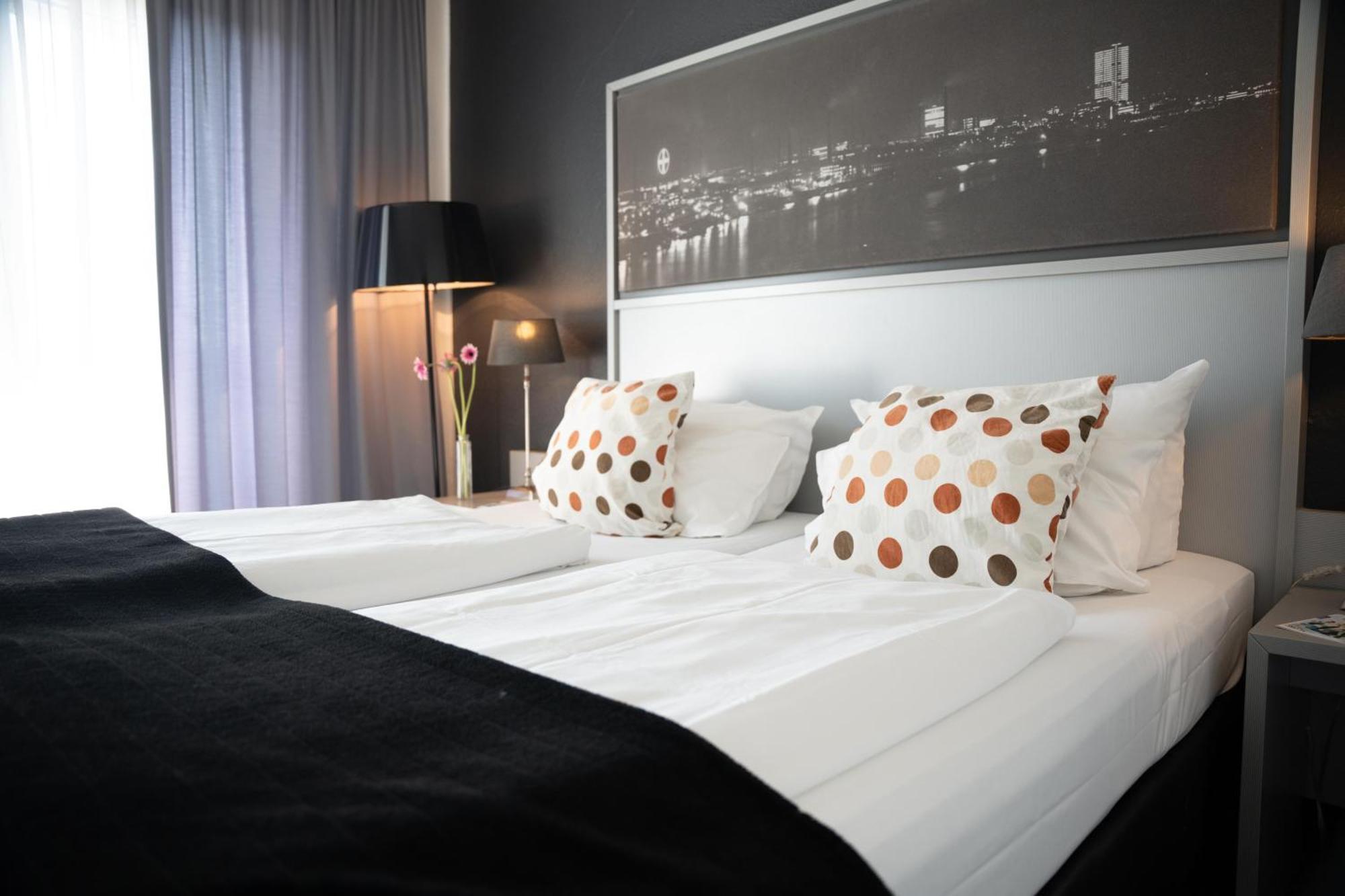 Hotel Medo Koeln Esterno foto
