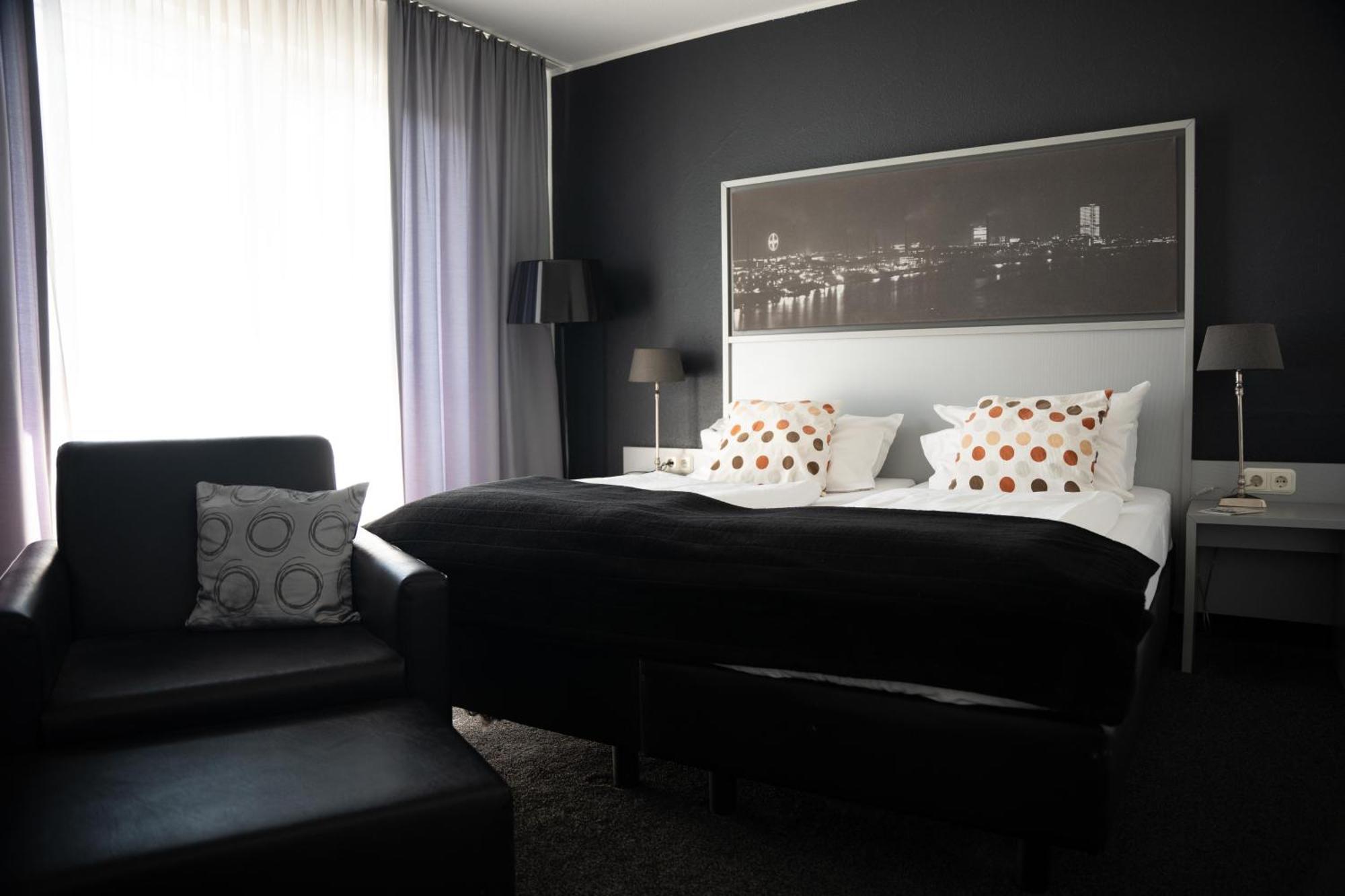 Hotel Medo Koeln Esterno foto